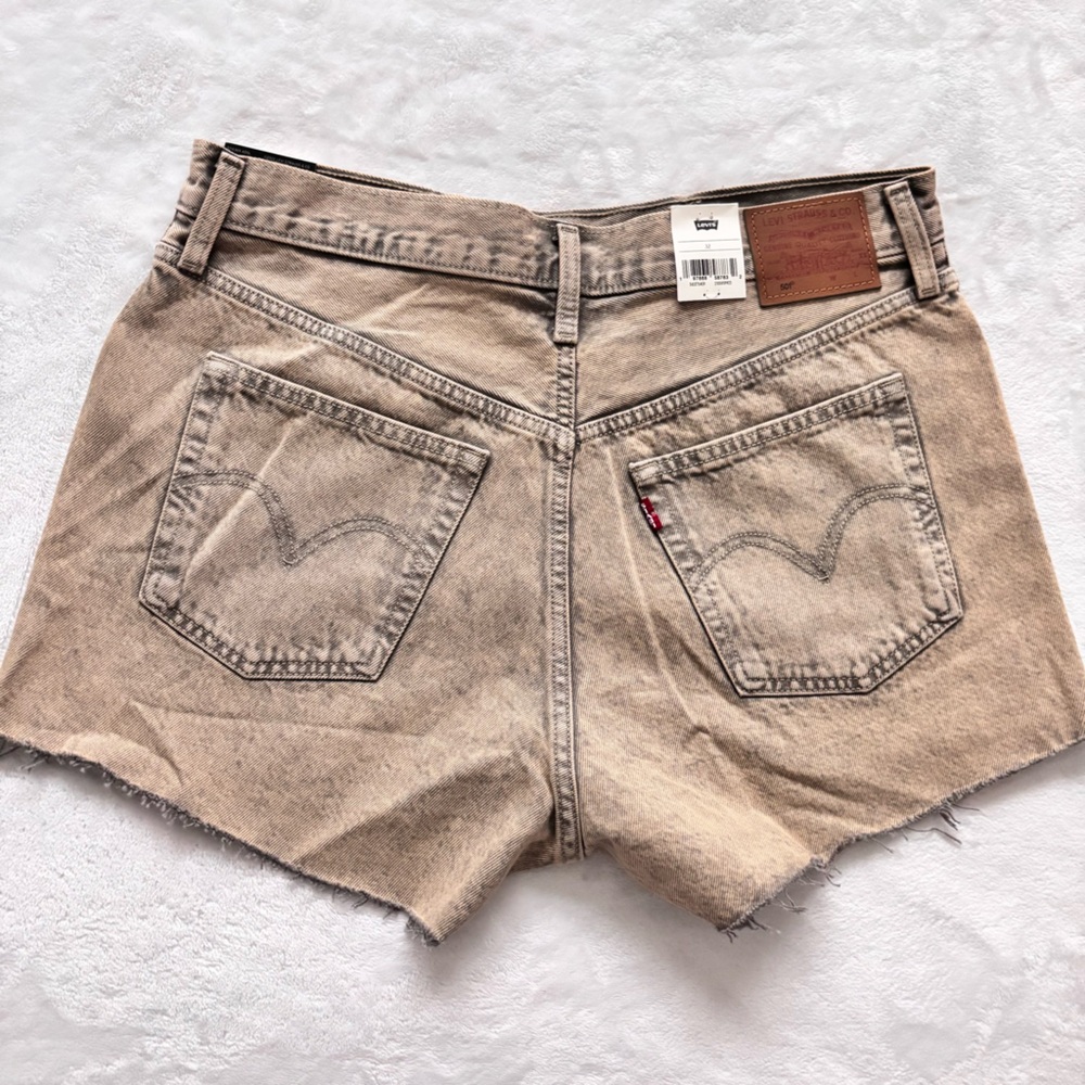 LEVI'S PREMIUM 501 High Rise Button-Fly Gray Denim Cut-Off Shorts--NWT--32 - Picture 10 of 13